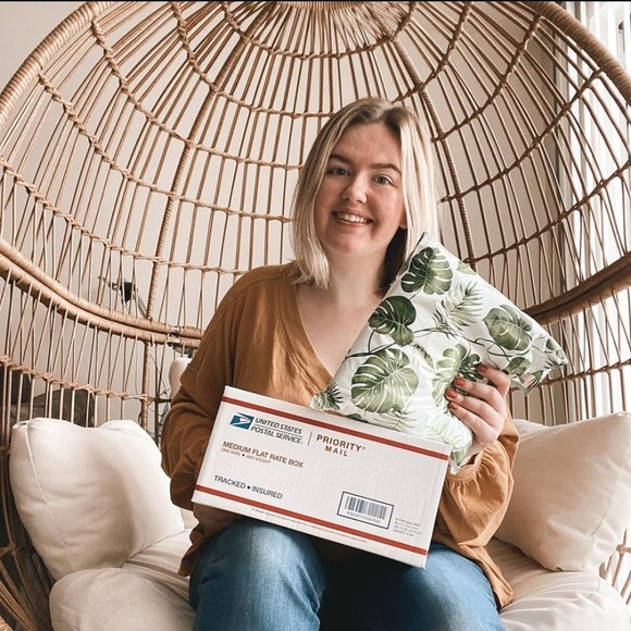 Welcome To My Closet 🛒 - Picture 3 of 7